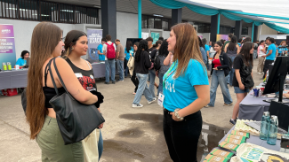 Postulantes conociendo acerca de Usach Sostenible 