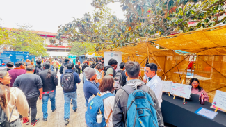estudiantes participando de la Feria Sostenible Usach