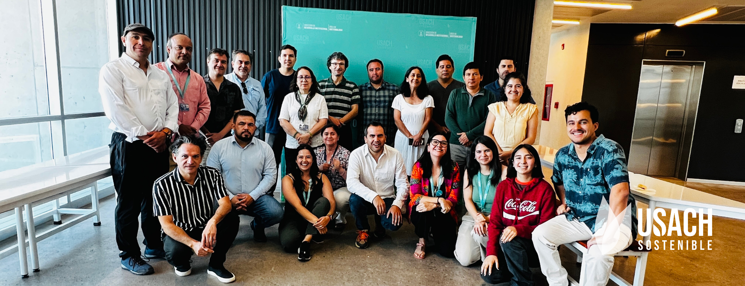 Docentes y académicos participando de un taller liderado por el Área de Sostenibilidad de la DDI
